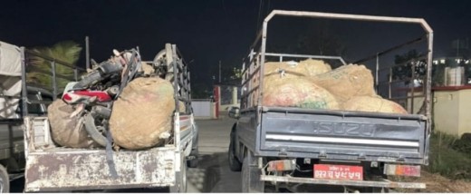 सर्लाहीमा सशस्त्र प्रहरीको कारबाही : ३२ लाख बढीका भन्सार छलीका सामानसहित सवारी साधन बरामद।