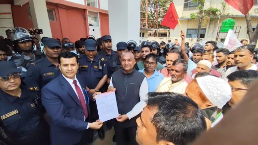 पर्सा–एमालेद्वारा ओली र लेखकको गिरफ्तारीविरुद्ध प्रशासन समक्ष ज्ञापन।