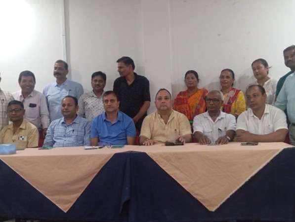 उपभोक्ता हित संरक्षण नेपालको आयोजनामा शुक्रबार वीरगञ्ज स्थित होटल मकालुमा सहकारी ठगीसम्बन्धी समस्यामाथि समन्वय बैठक सम्पन्न ।