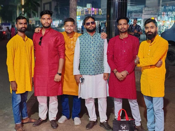 हिन्दु स्वयंसेवक संघ बिरगंजद्वारा दिपावलिको अवसरमा मिठाई वितरण कार्यक्रम सम्पन्न ।