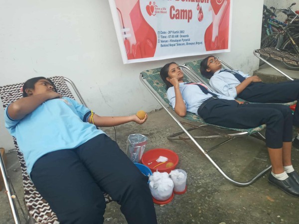 हिमालयन पिरामिट कलेजमा खुला रक्तदान कार्यक्रम : ७ महिला सहित ४० जनाले गरे रक्तदान।