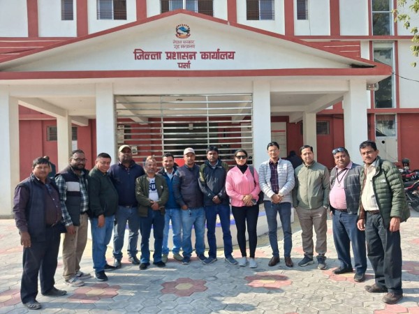 पत्रकार शैलेश गुप्तामाथि दुव्यर्वहार गर्ने कर्मचारीलाई सिसिटिभी फुटेज लिएर उपस्थित हुन प्रजिअको ठाडो आदेश      नेपाल पत्रकार महासंघ, पर्साद्वारा पनि कर्मचारीमाथि कारबाहीको माग।