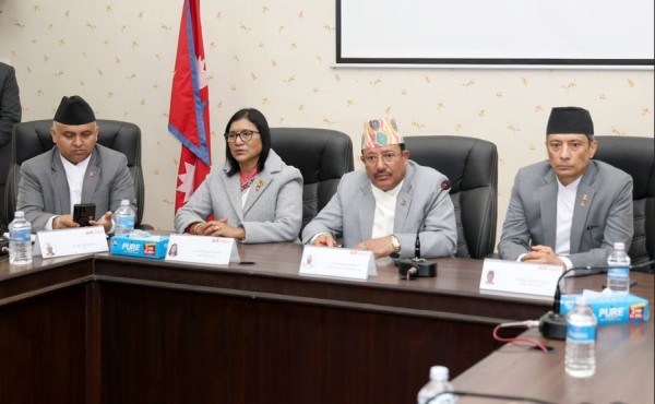 निर्वाचन दिवसमा आयोगको चेतावनी: मत सर्वेक्षण नगर्न अनुरोध।