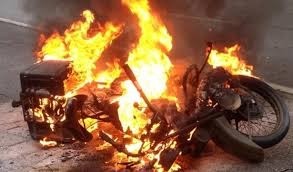 महोत्तरीमा मोटरसाइकल दुर्घटनामा ३ परीक्षार्थीको मृत्यु, ३ जना घाईते।