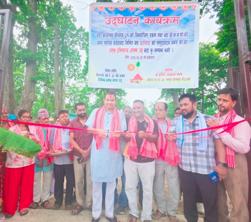 सोलखपुरमा नवनिर्मित छठीघाटको भव्य उद्घाटन: कार्यवाहक नगर प्रमुख आलमद्वारा शिलालेख अनावरण।