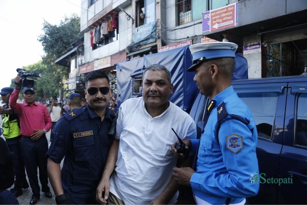 दुर्गा प्रसाईंलाई दुई लाख रुपैयाँ धरौटीमा छाड्न अदालतको आदेश।