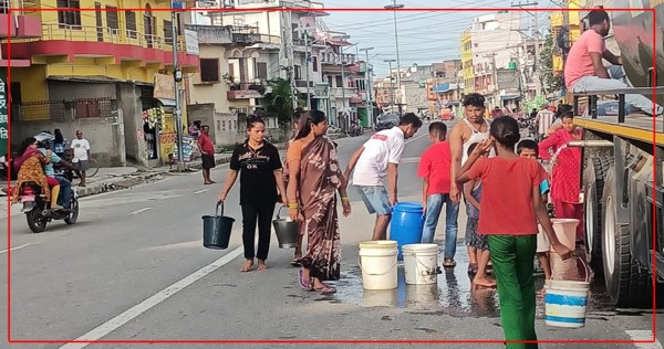 वीरगञ्जमा खानेपानीको हाहाकार तराई–मधेशका जिल्लाहरूमा चाँपाकल ९हातेकल० सुक्न थालेपछि खानेपानीको हाहाकार हुन थालेको छ ।