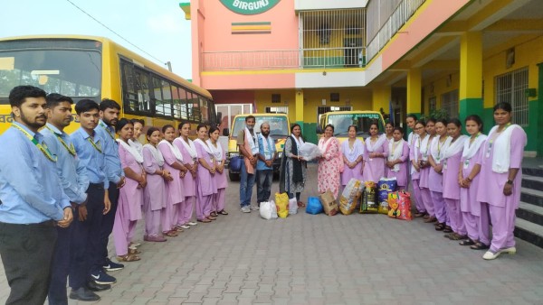 नवोदिप एकेडेमी द्वारा वीरगन्ज कपडा बैकलाई कपडा सहयोग प्रदान ।