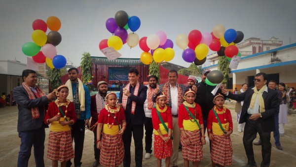 बिरगंज स्थित श्रीआदर्श माध्यमिक विद्यालयको ४५ औं वार्षिकोत्सब उद्घाटन समारोह सम्पन्न भएको छ।