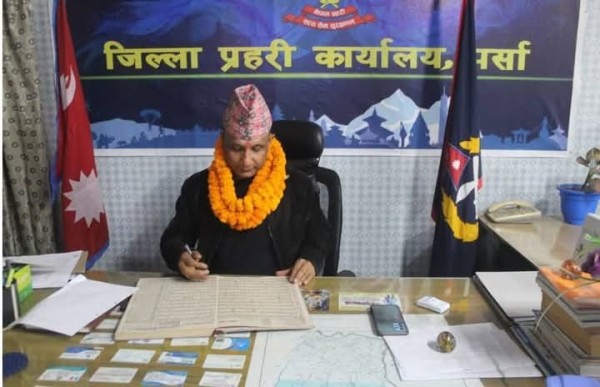 पर्साका नयाँ प्रहरी प्रमुखको रूपमा एसपी गौतम मिश्रले कमाण्ड सम्हाले
