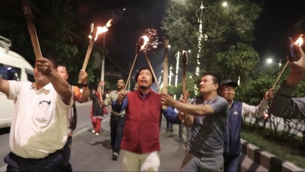 सहकारी तथा वित्तीय पीडितको आन्दोलन चर्किंदै, शान्तिपूर्ण प्रदर्शनमा प्रहरीले दमन गरेको आरोप