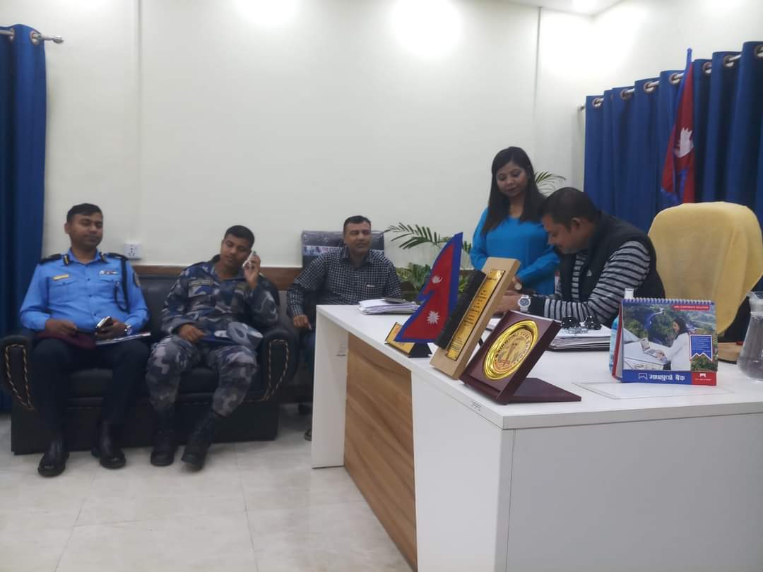 बि. म. न. पा पर्सा ले होली नजिकदै गर्दा बजार अनुगमन मा अझै तिब्रता दिने जनाएको छ !