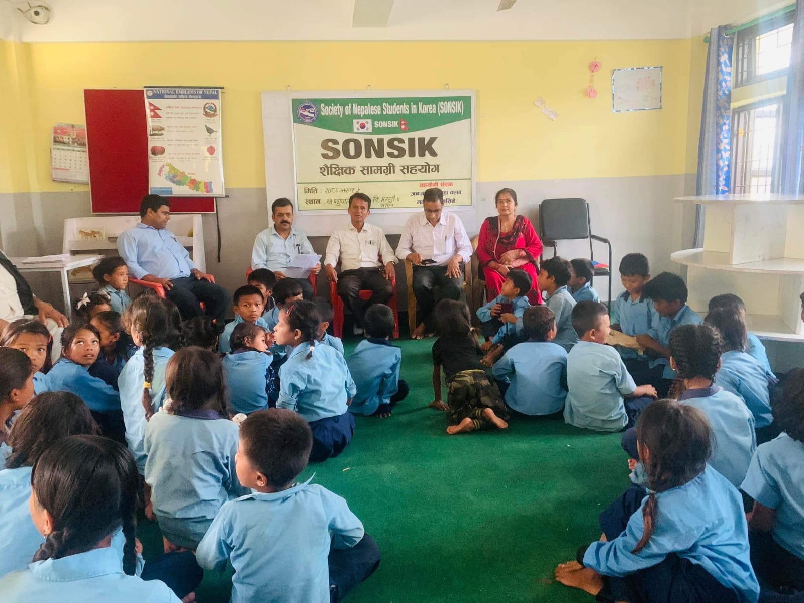 पशुपतिनाथ माविका ६० जनालाई शैक्षिक सामग्री