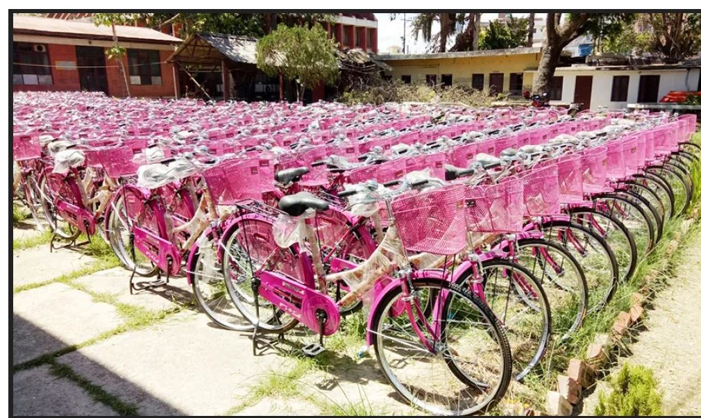 मधेश सरकारले किनेको ५ हजार साइकल गोदाममा थन्किदै