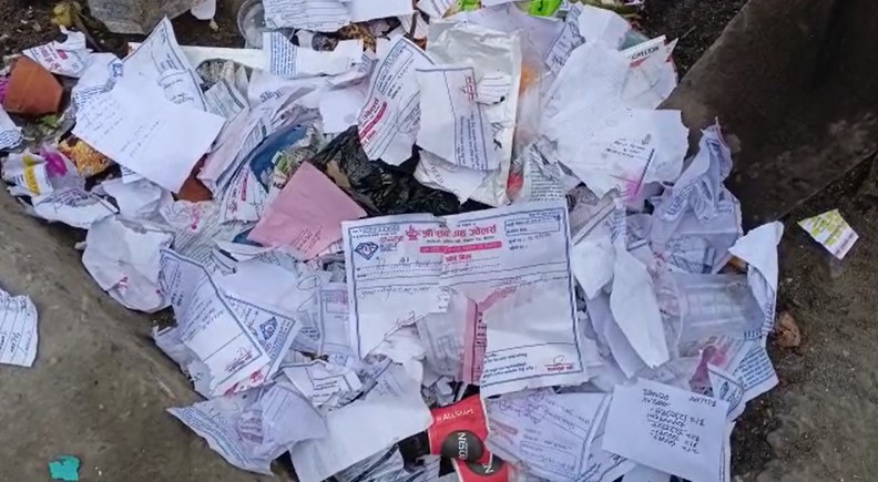 वीरगञ्जका सडकमा जथाभावी फोहोर फाल्नेमा वित्तीय संस्था र पसले, तिराइयो जरिबाना