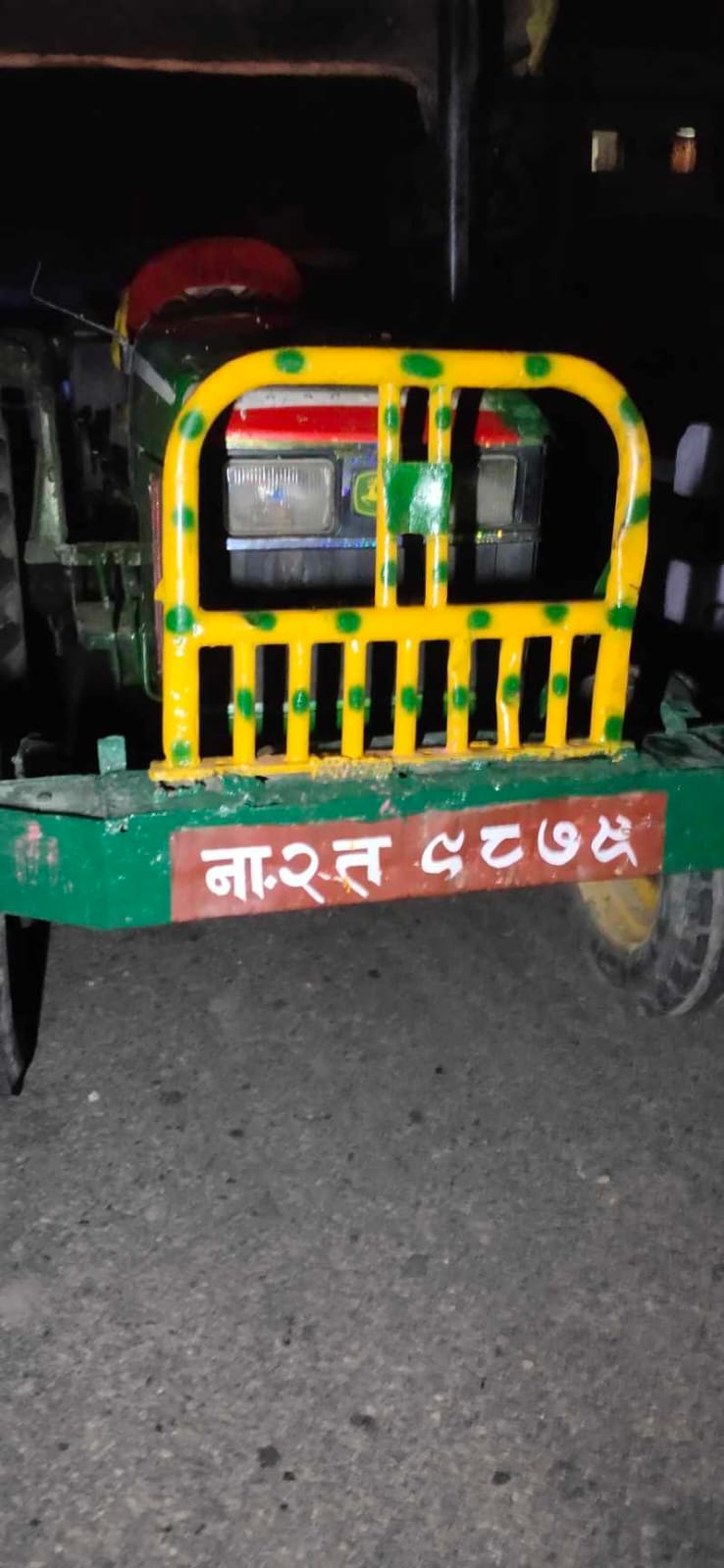 बालुवा उत्खनन गर्ने १० ट्याक्टर प्रहरी नियन्त्रणमा