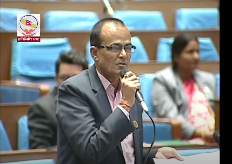 सरकारले दिवा खाजा दिएन, बिद्यार्थी भोकै पर्न थालेः कांग्रेस सांसद यादव