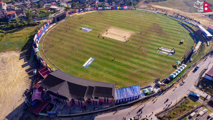 खेल सुरु एक घन्टा अगाबै मुलपानी मैदान फ्यानहरू जम्मा (फाेटाेफिचर)